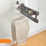 حامل بناطيل علي سحاب